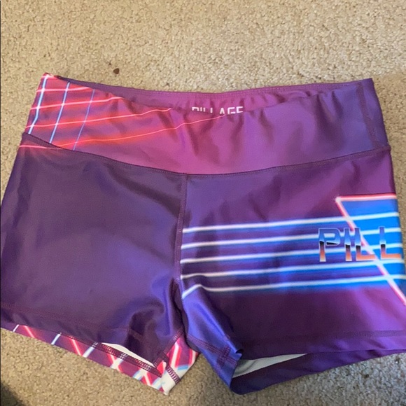 NBW: Booty shorts - Picture 2 of 4